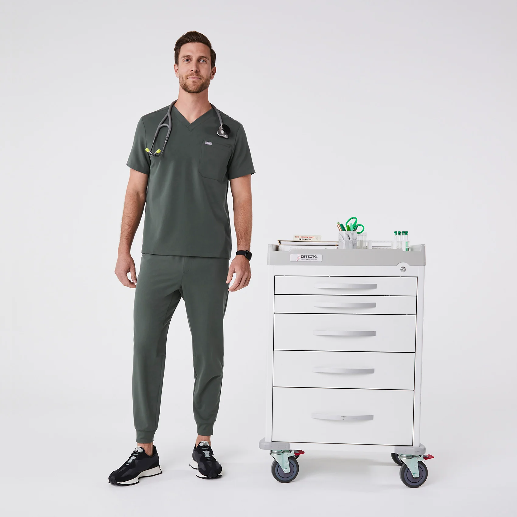 men's Bonsai Leon - Three-Pocket Scrub Top™ - Image 2