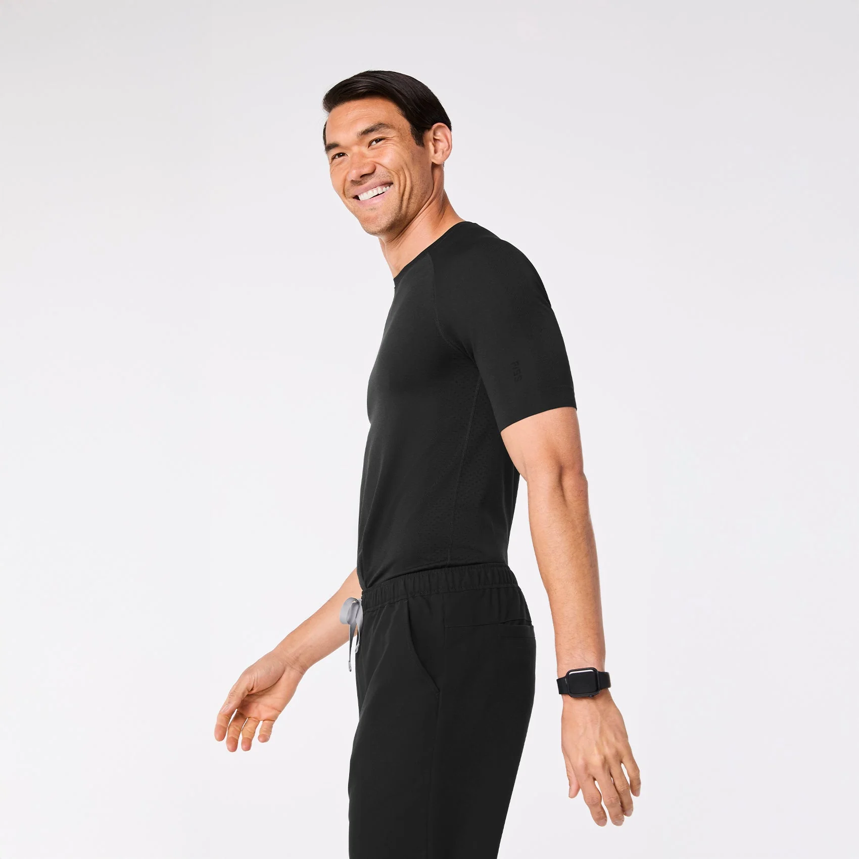 men's Black Makato Seamless - Shortsleeve Underscrub - Image 3